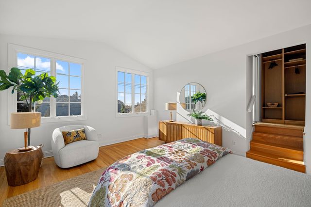 268 Capricorn Ave, Oakland, CA 94611