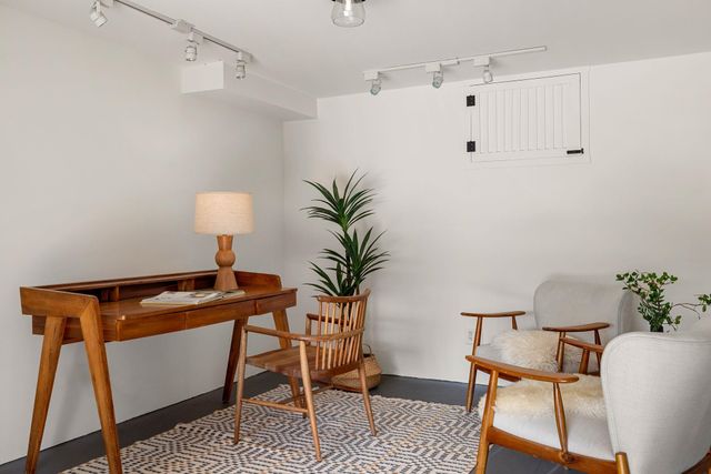 268 Capricorn Ave, Oakland, CA 94611