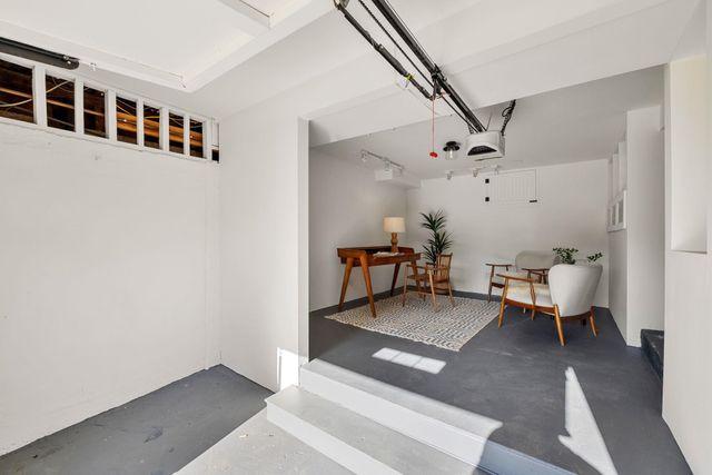 268 Capricorn Ave, Oakland, CA 94611