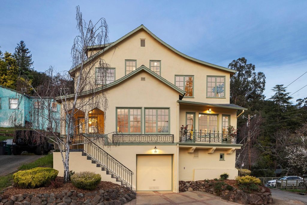 268 Capricorn Ave, Oakland, CA 94611