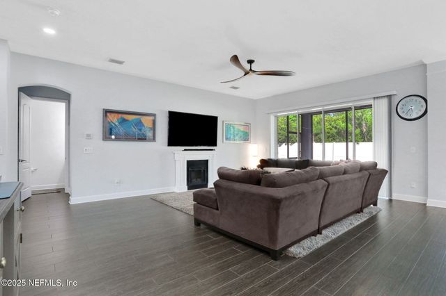 195 MANOR Lane, St. Johns, FL 32259