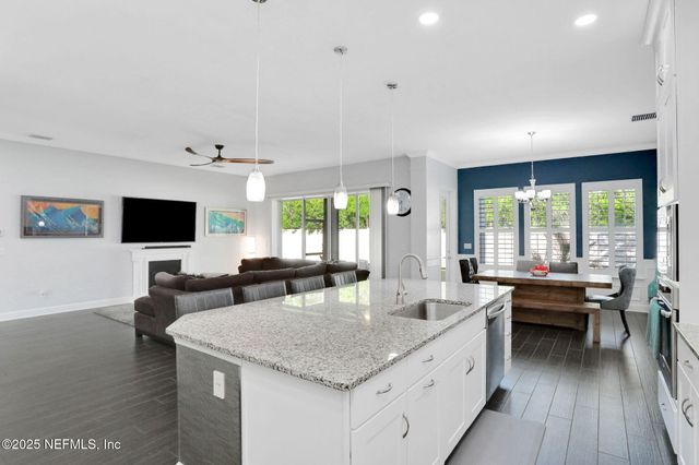 195 MANOR Lane, St. Johns, FL 32259