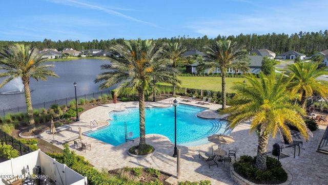 195 MANOR Lane, St. Johns, FL 32259