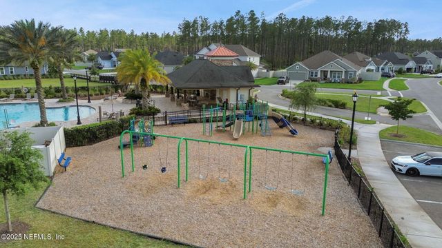 195 MANOR Lane, St. Johns, FL 32259