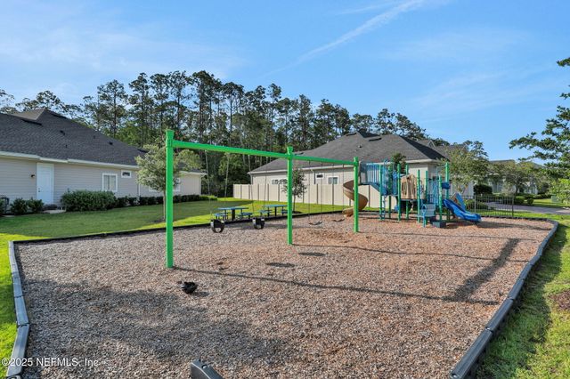 195 MANOR Lane, St. Johns, FL 32259