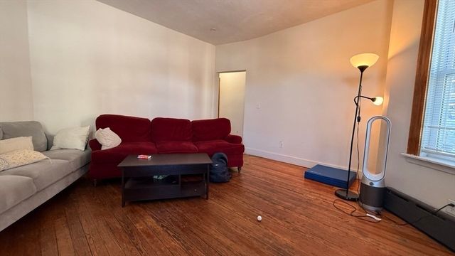 26 Darling 1, Boston, MA 02120