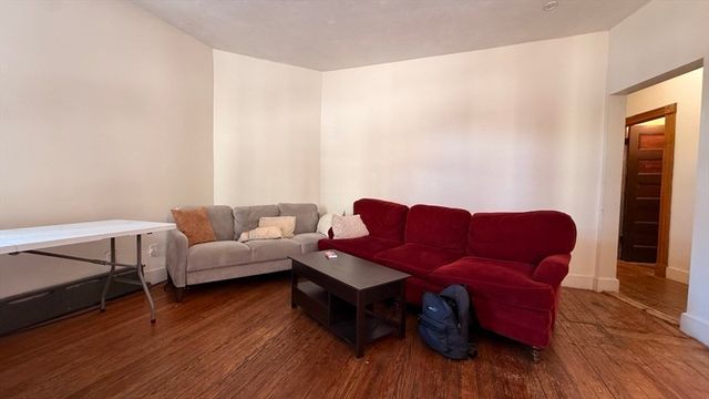 26 Darling 1, Boston, MA 02120