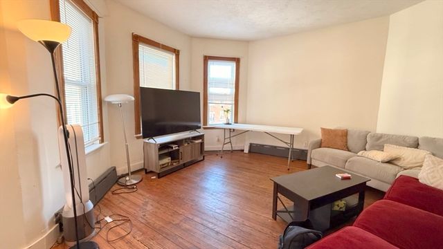 26 Darling 1, Boston, MA 02120