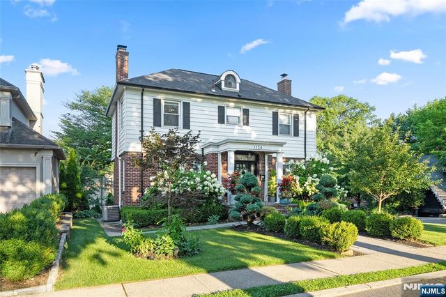 1124 Abbott Boulevard, Fort Lee, NJ 07024