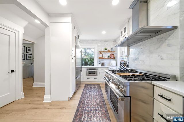 1124 Abbott Boulevard, Fort Lee, NJ 07024