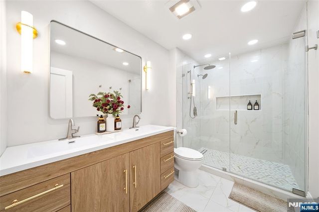 1124 Abbott Boulevard, Fort Lee, NJ 07024