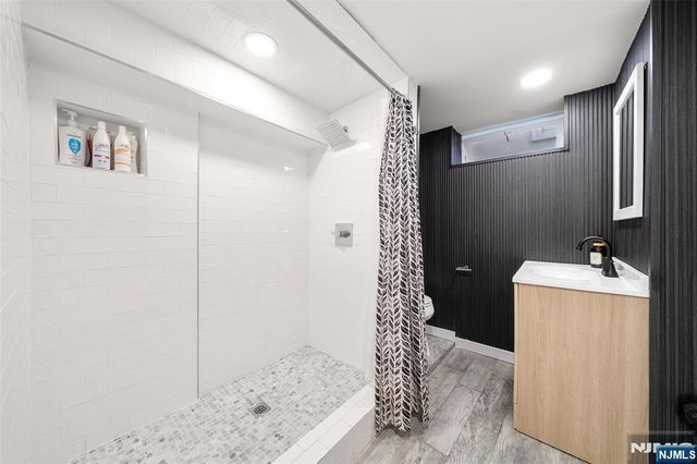 1124 Abbott Boulevard, Fort Lee, NJ 07024
