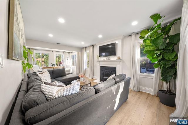 1124 Abbott Boulevard, Fort Lee, NJ 07024