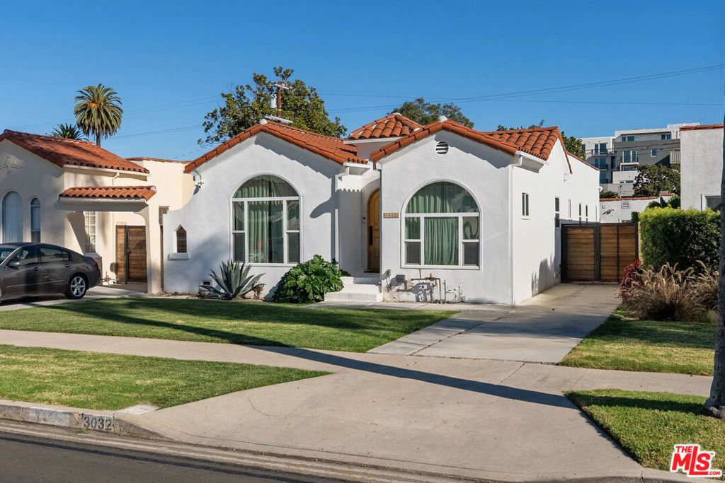 Image 23 of property listing at 3032 Somerset Drive, Los Angeles, CA 90016