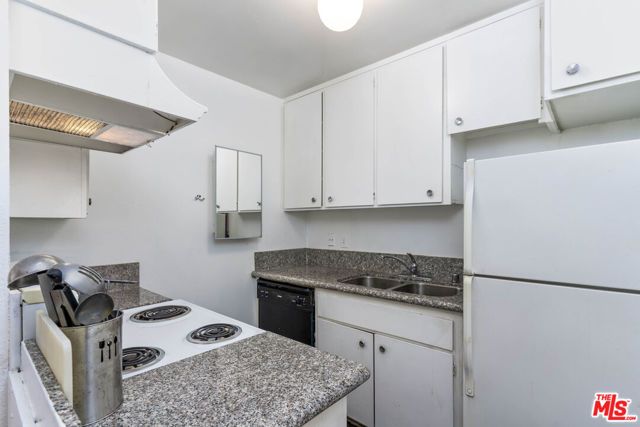 3734 S Canfield Avenue 109, Los Angeles, CA 90034