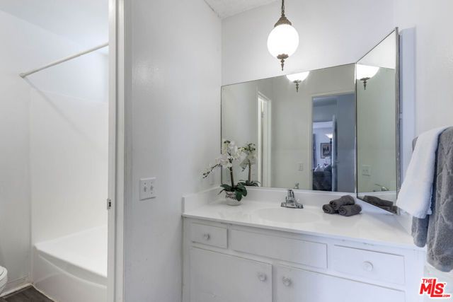 3734 S Canfield Avenue 109, Los Angeles, CA 90034