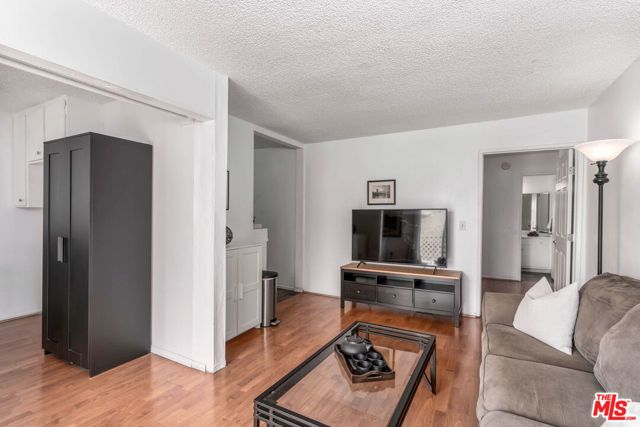 3734 S Canfield Avenue 109, Los Angeles, CA 90034