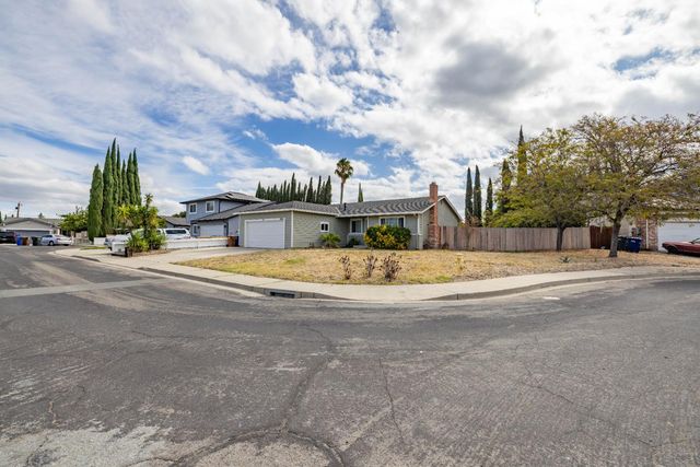 4400 Blanc Ct, Oakley, CA 94561