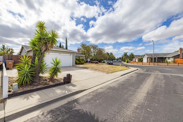 4400 Blanc Ct, Oakley, CA 94561