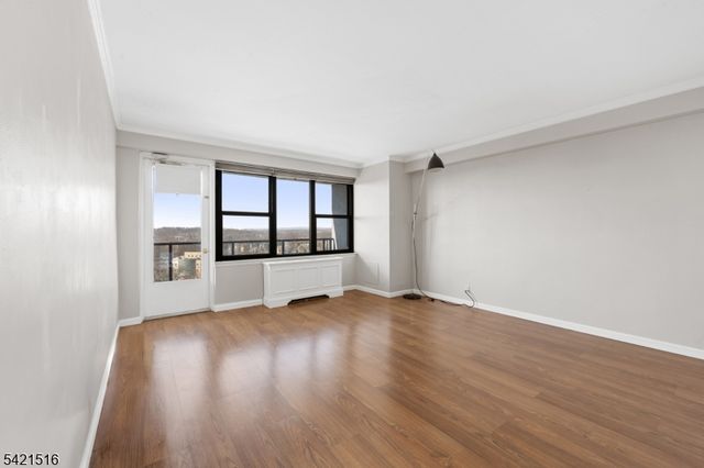 285 Aycrigg Ave 11G, Passaic City, NJ 07055