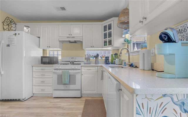 4553 Lauderdale AVE, Virginia Beach, VA 23455