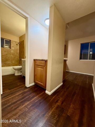 825 E 5th Street C, Mesa, AZ 85203