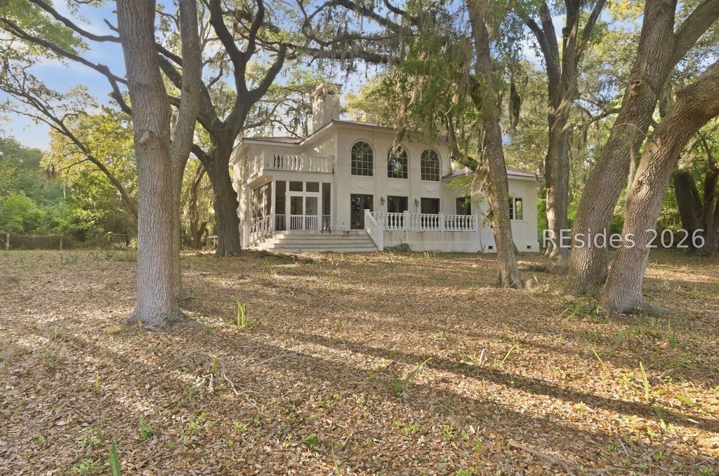 151 Tom and Mike Rd, St Helena Island, SC 29920