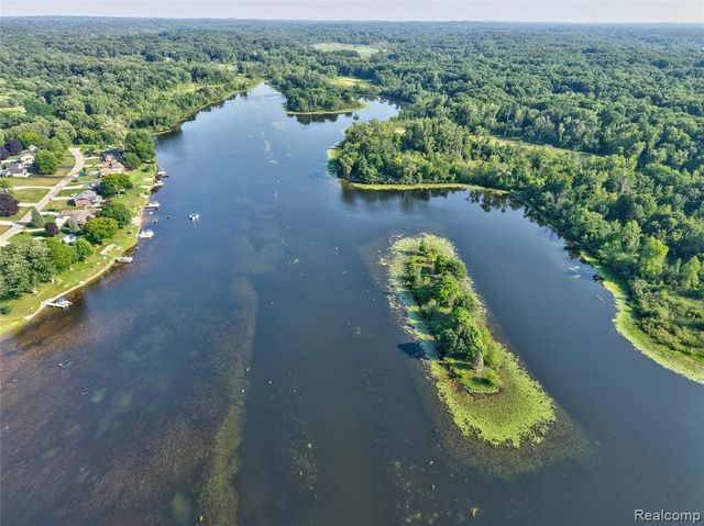10504 Tamryn Boulevard, Holly, MI 48442