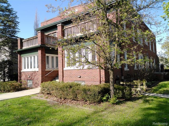 2041 N Main Street, Royal Oak, MI 48073