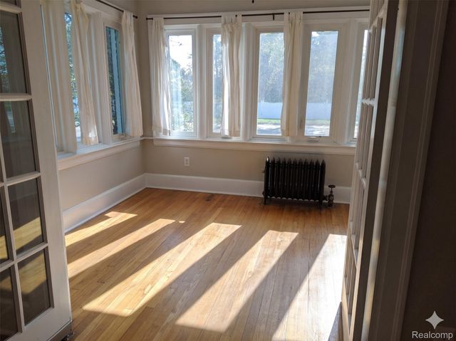 2041 N Main Street, Royal Oak, MI 48073