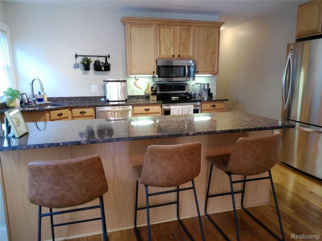 2041 N Main Street, Royal Oak, MI 48073