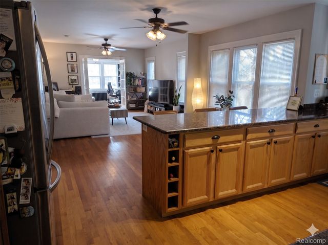 2041 N Main Street, Royal Oak, MI 48073
