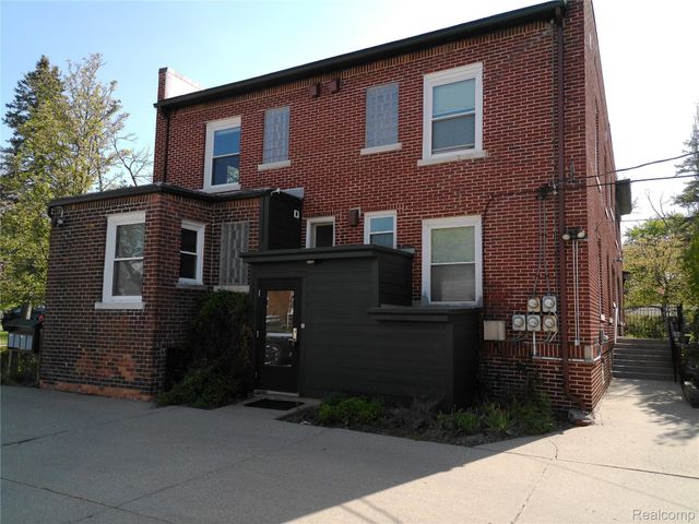2041 N Main Street, Royal Oak, MI 48073