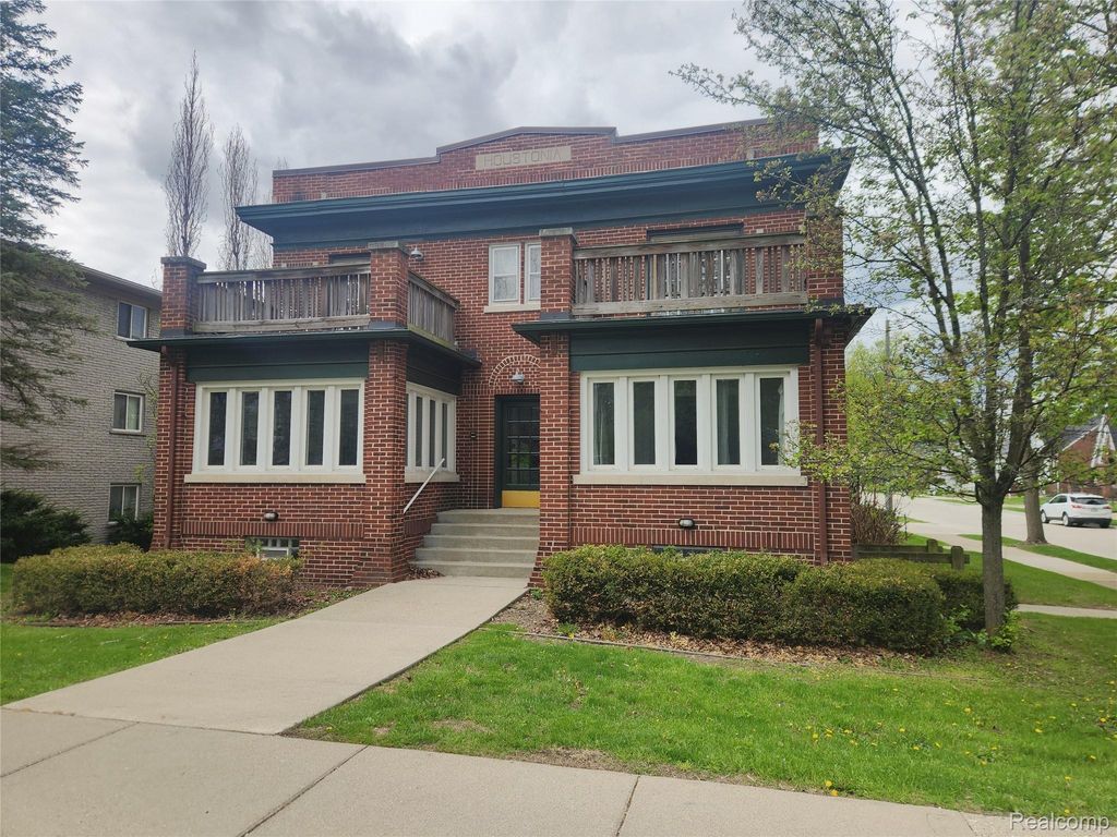 2041 N Main Street, Royal Oak, MI 48073