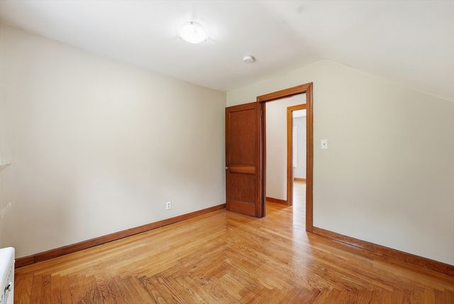 19 Depot St, Belchertown, MA 01007