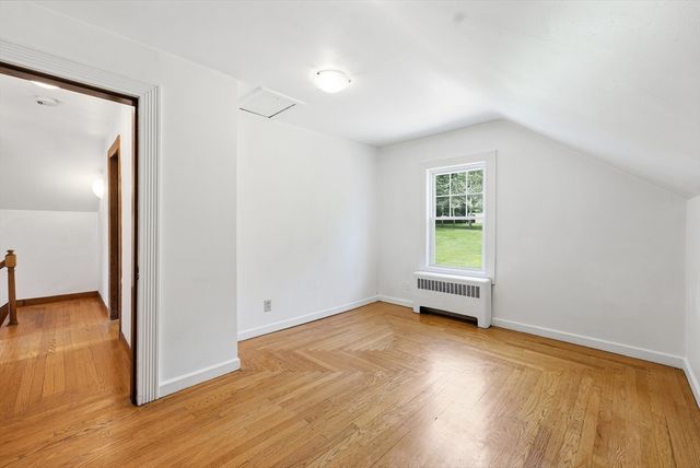 19 Depot St, Belchertown, MA 01007