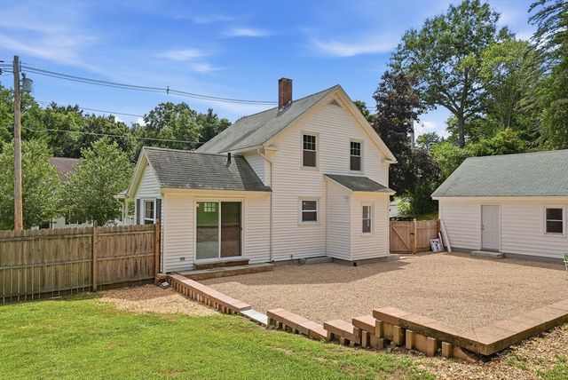 19 Depot St, Belchertown, MA 01007