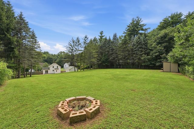 19 Depot St, Belchertown, MA 01007