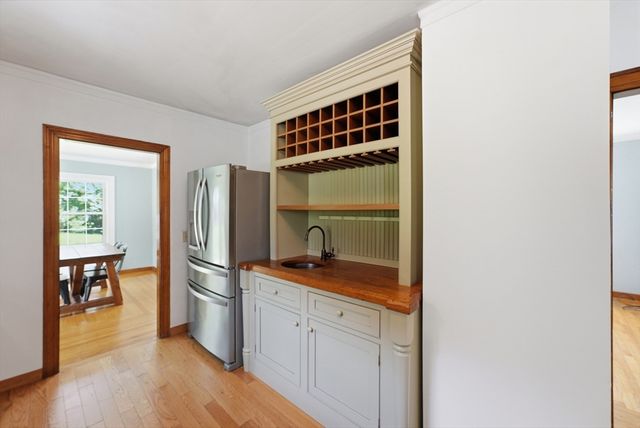 19 Depot St, Belchertown, MA 01007