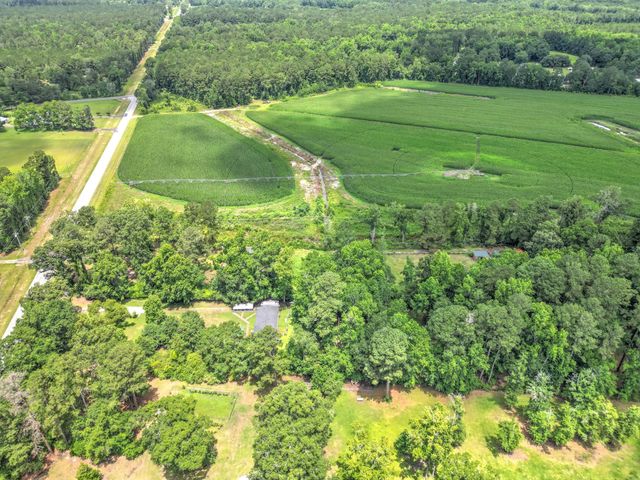 4886 State Road, Ridgeville, SC 29472