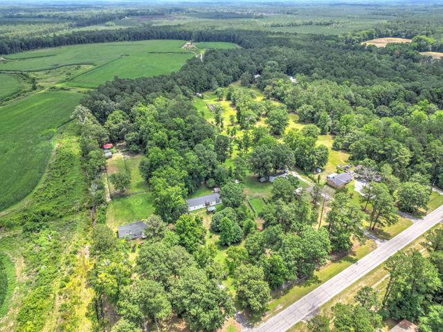 4886 State Road, Ridgeville, SC 29472