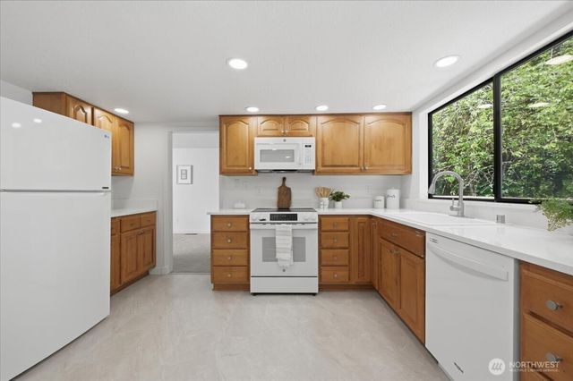 12214 NE 138th Place, Kirkland, WA 98034