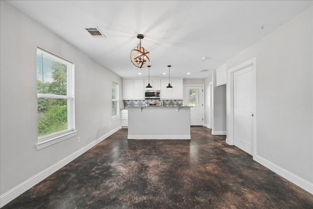 501 E Day Street, Denison, TX 75021