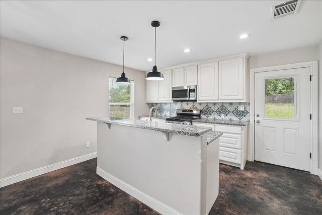 501 E Day Street, Denison, TX 75021