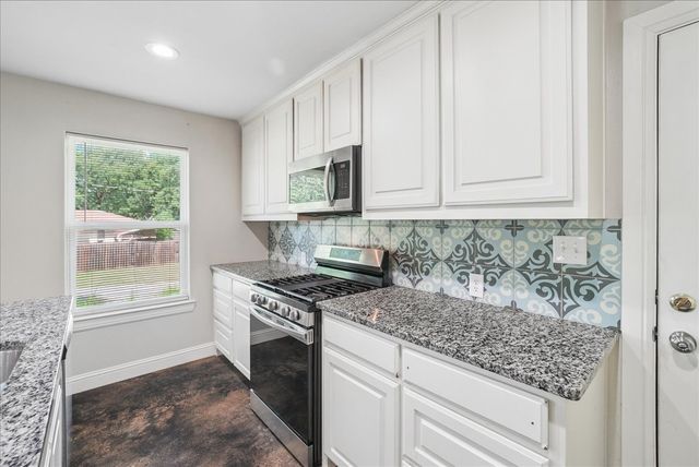 501 E Day Street, Denison, TX 75021