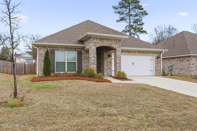 213 Serenity Lake Drive, Pearl, MS 39208