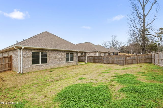 213 Serenity Lake Drive, Pearl, MS 39208