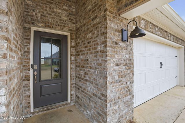 213 Serenity Lake Drive, Pearl, MS 39208