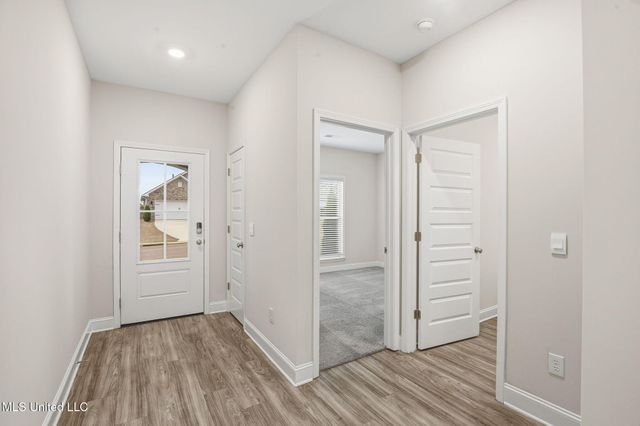 213 Serenity Lake Drive, Pearl, MS 39208