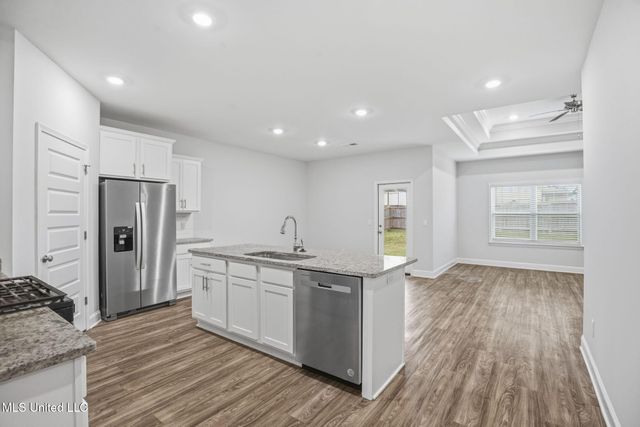 213 Serenity Lake Drive, Pearl, MS 39208